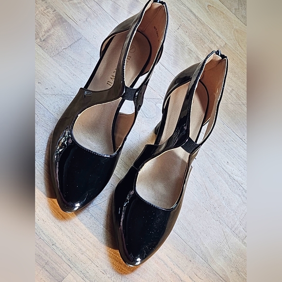 NWOT - WuORWu "Women's Black Patent Leather Closed Toe Pumps" - Picture 9 of 11